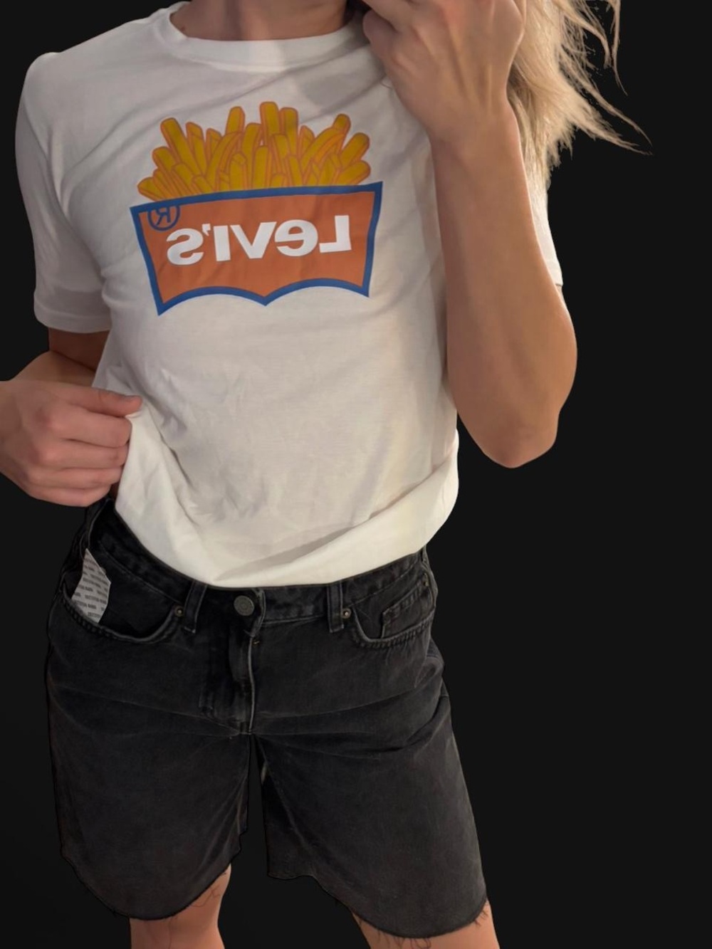 Levi’s NWT Graphic Tee White French Fries Batwing Logo Small